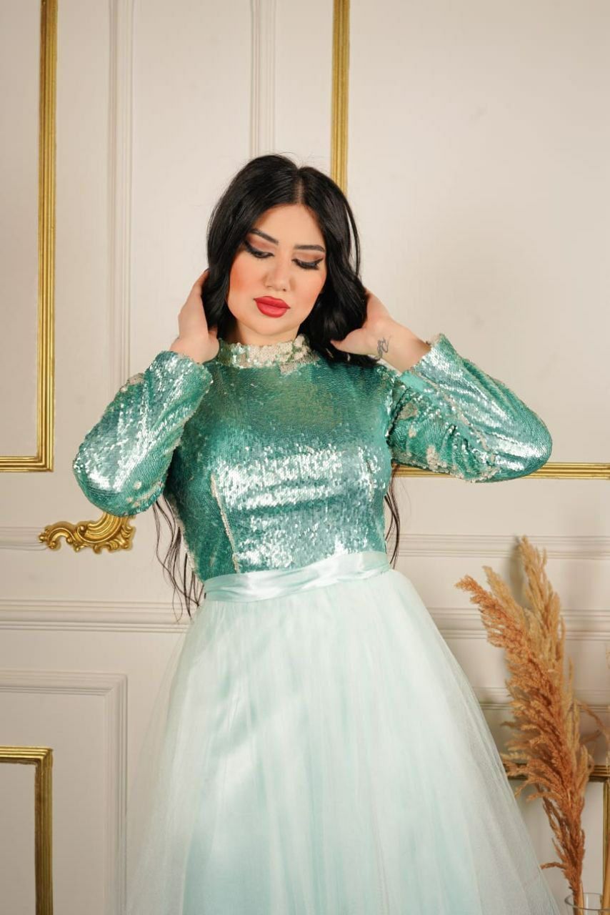 Mintgrünes Pailletten-Abendkleid mit Tüllrock