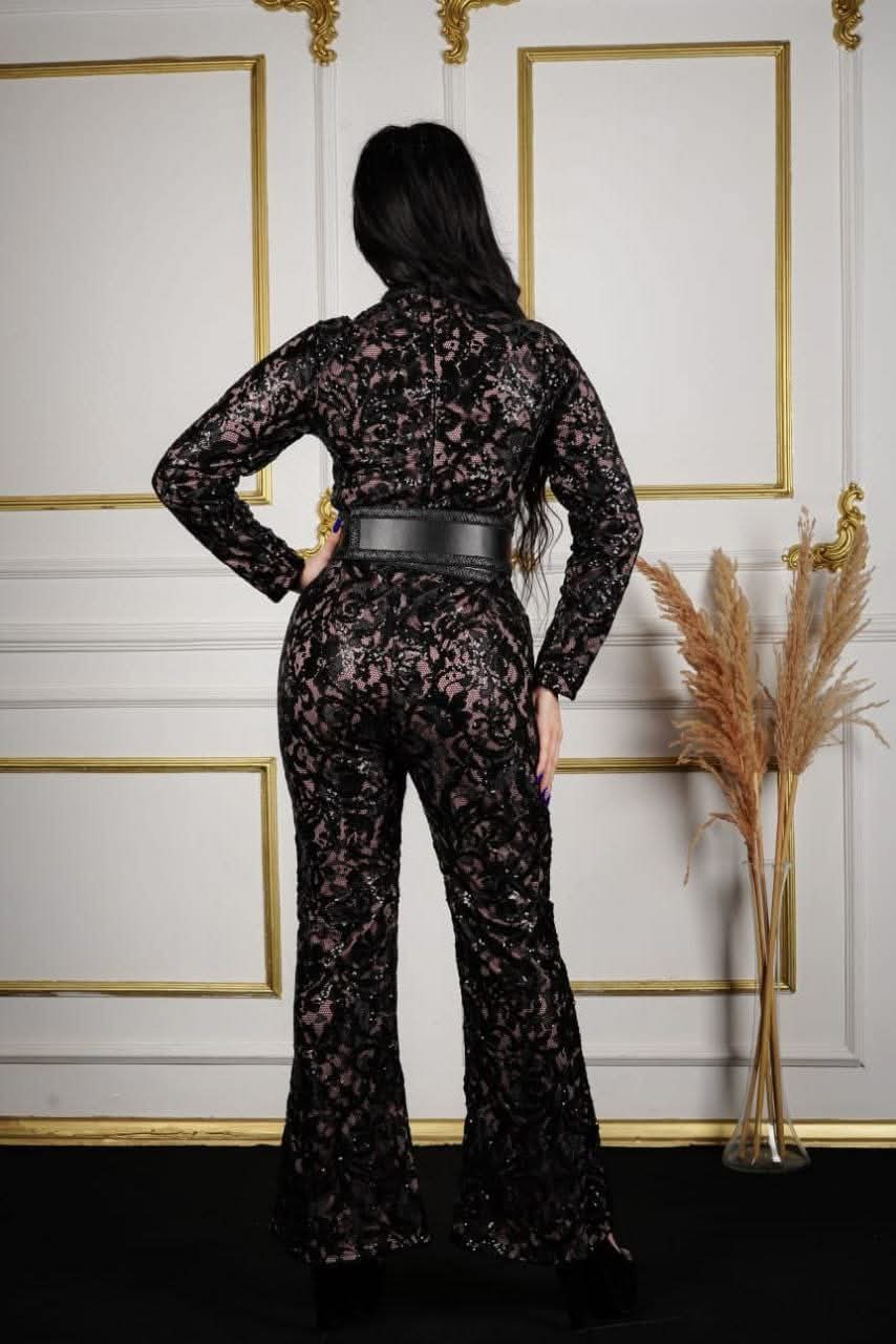 Noir – Jumpsuit aus schwarzer Spitze